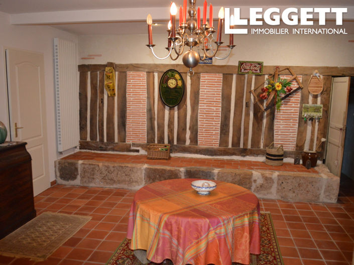 Image No.7-7 Bed House for sale