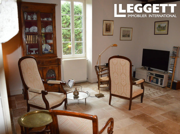 Image No.8-7 Bed House for sale