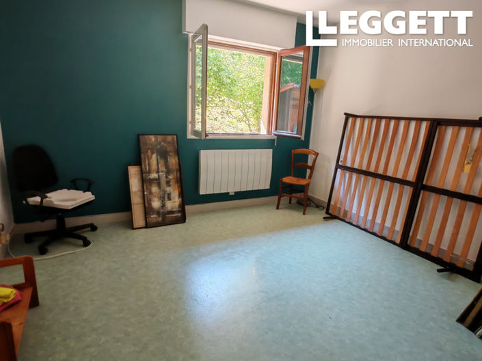 Image No.10-3 Bed House for sale