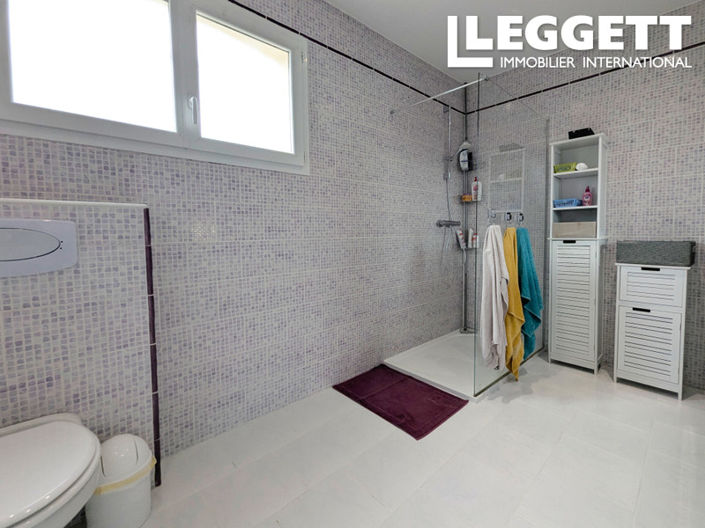 Image No.6-4 Bed House for sale