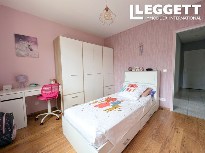 Image No.7-4 Bed House for sale