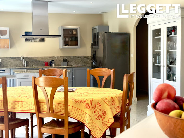 Image No.6-4 Bed House for sale