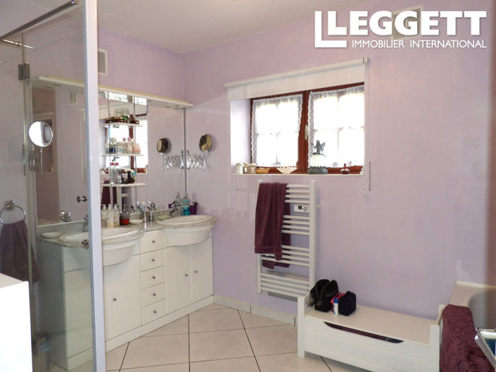 Image No.6-3 Bed House for sale