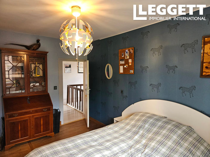 Image No.5-5 Bed House for sale