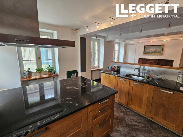 Image No.7-5 Bed House for sale