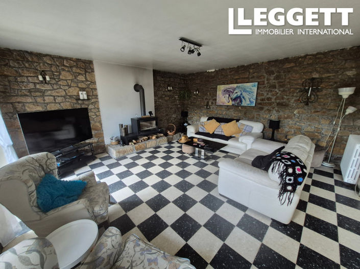 Image No.10-4 Bed House for sale