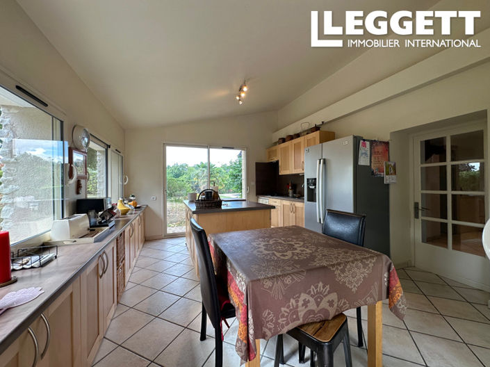 Image No.6-4 Bed House for sale