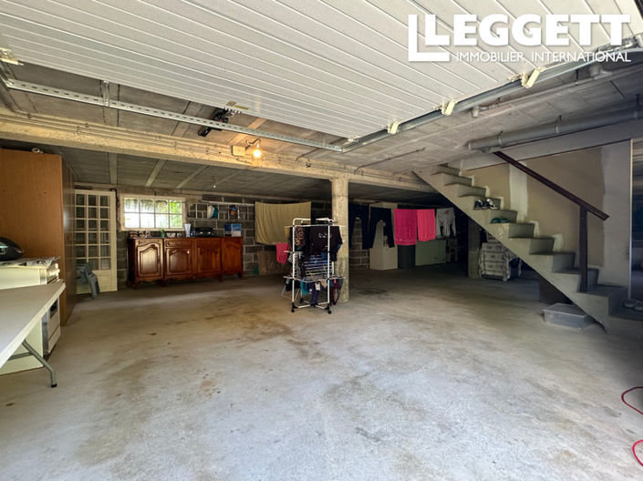 Image No.10-3 Bed House for sale