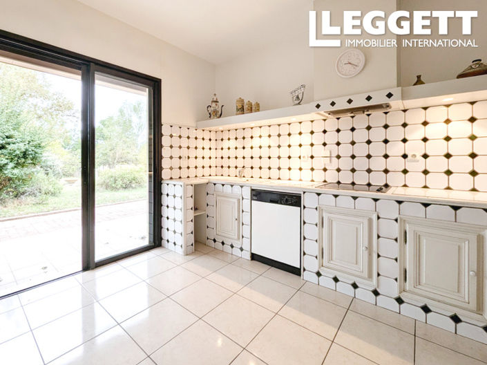 Image No.6-3 Bed House for sale