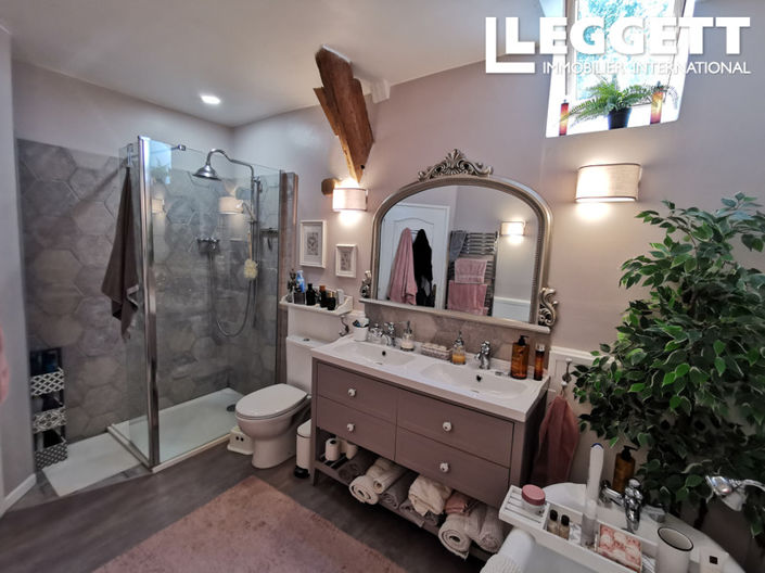 Image No.8-4 Bed House for sale