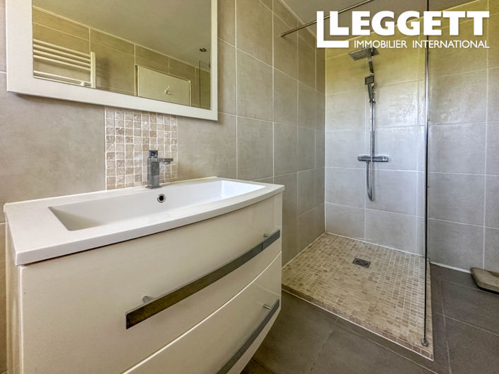 Image No.10-5 Bed House for sale