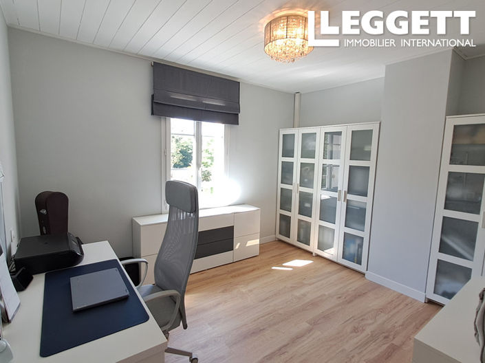 Image No.6-5 Bed House for sale