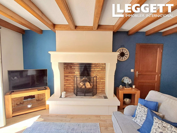 Image No.8-5 Bed House for sale