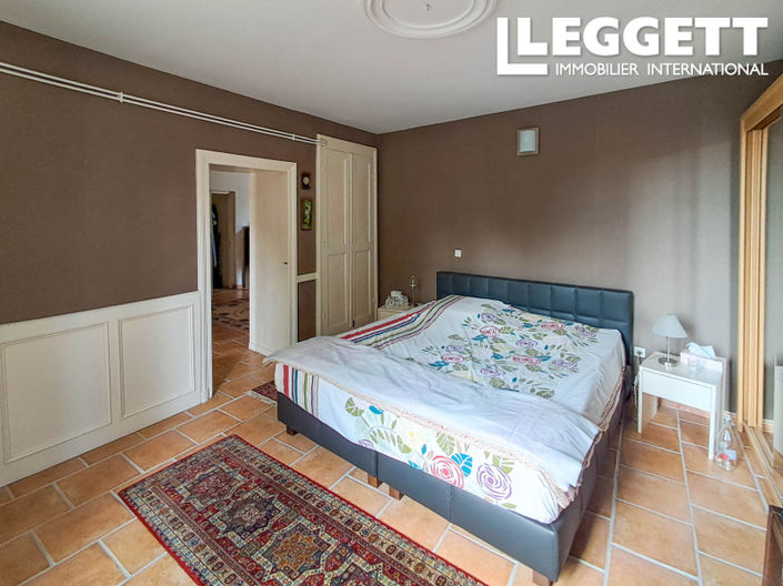 Image No.7-4 Bed House for sale