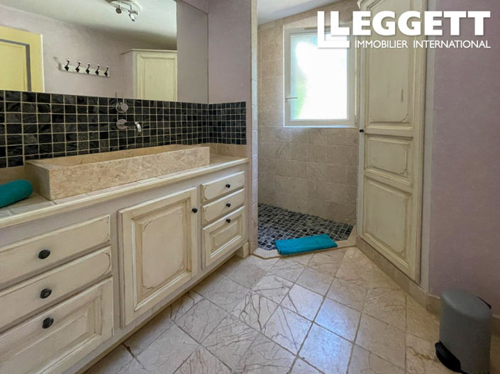 Image No.10-4 Bed House for sale