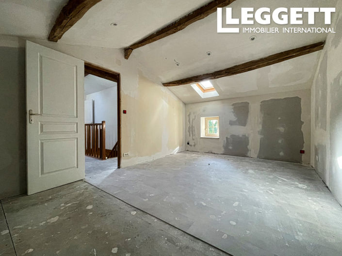 Image No.8-2 Bed House for sale