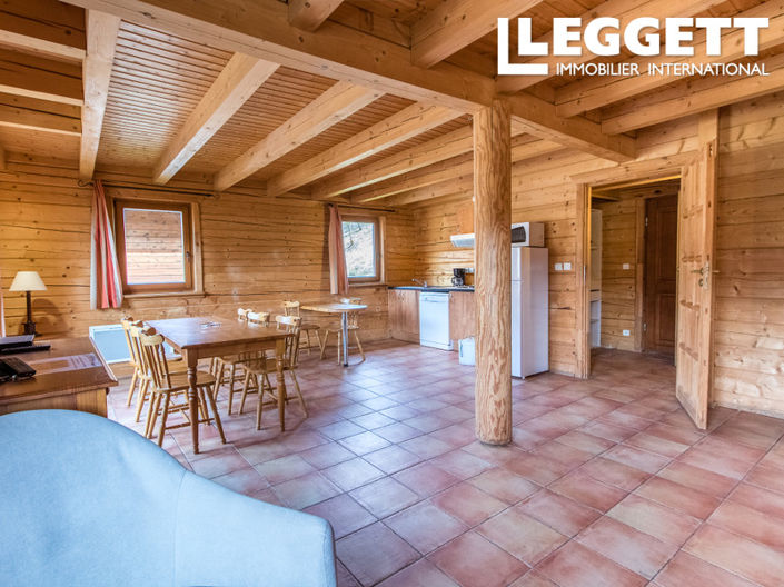 Image No.10-3 Bed House for sale