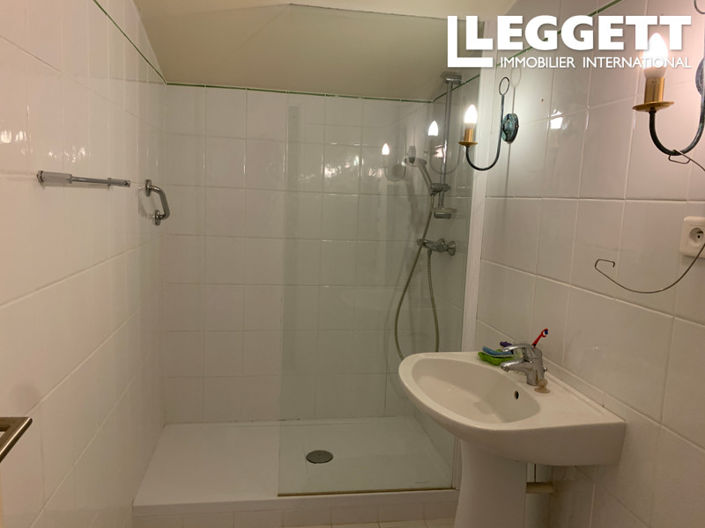 Image No.8-3 Bed House for sale