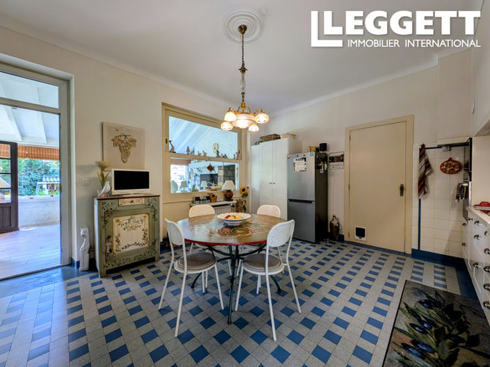 Image No.6-4 Bed House for sale