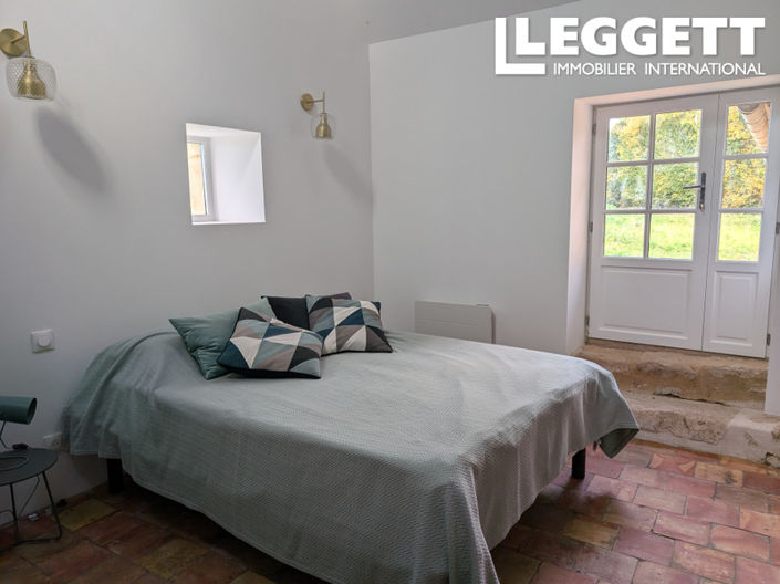 Image No.7-4 Bed House for sale