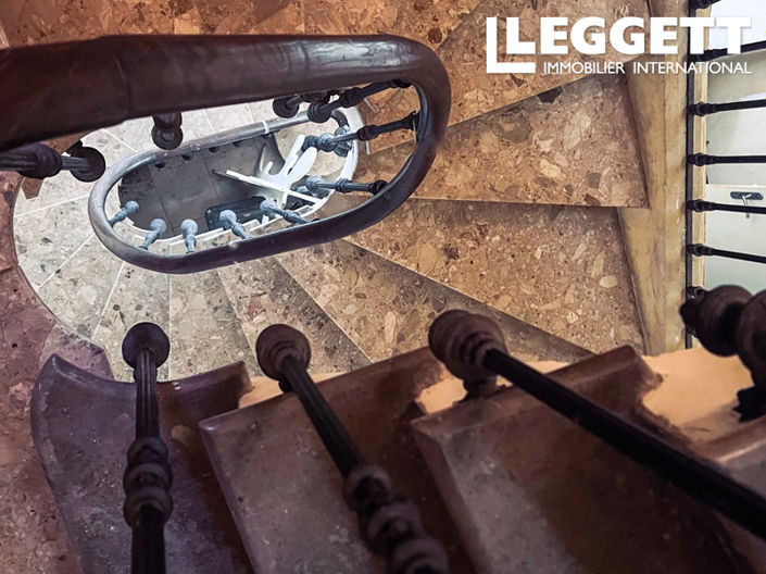 Image No.9-5 Bed House for sale