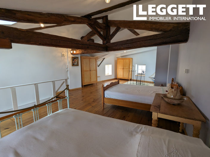 Image No.9-5 Bed House for sale