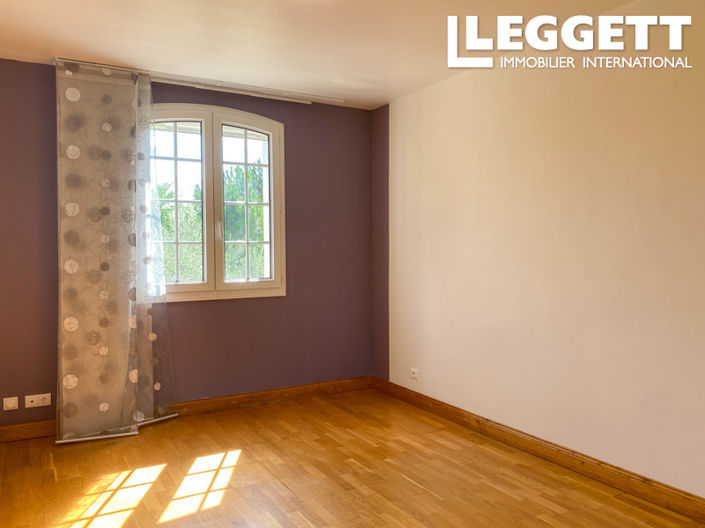 Image No.6-4 Bed House for sale