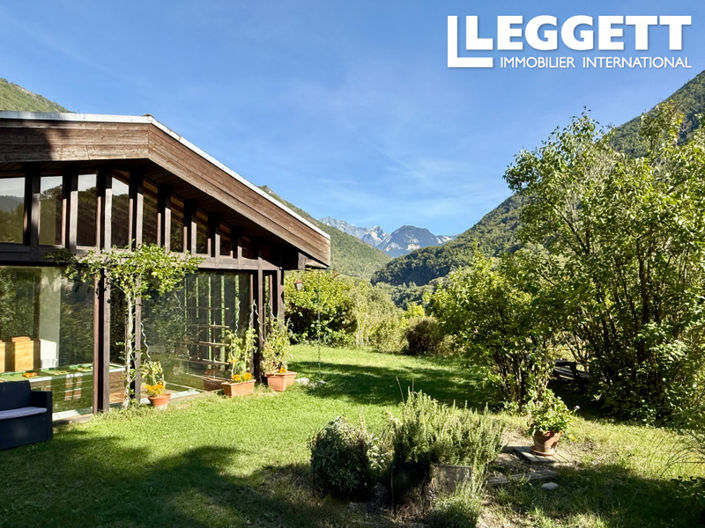 Image No.2-6 Bed House for sale