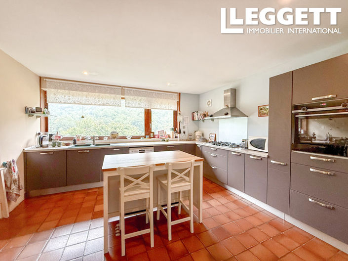 Image No.4-6 Bed House for sale