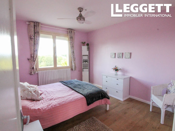 Image No.5-5 Bed House for sale