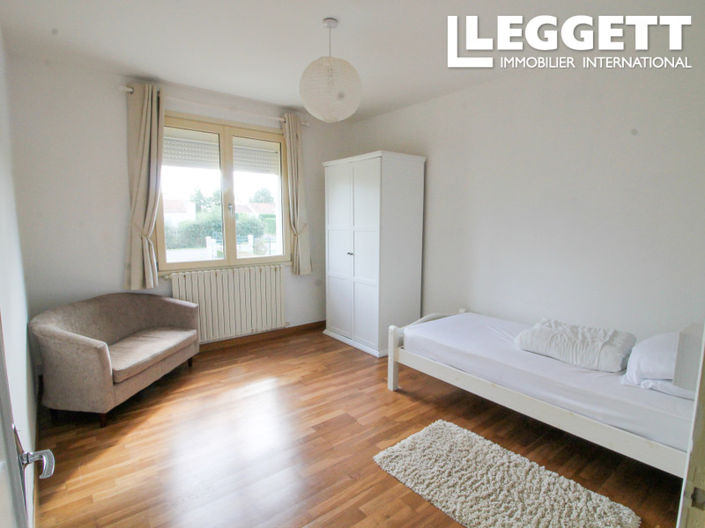 Image No.8-5 Bed House for sale