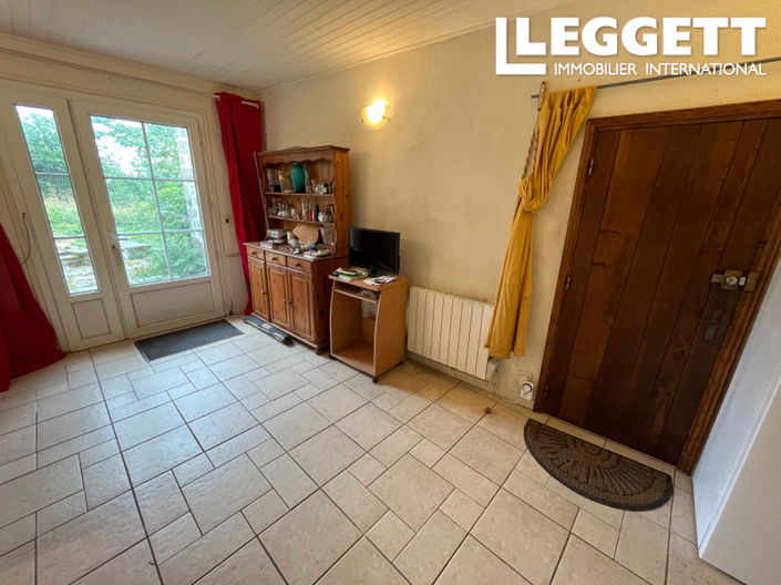 Image No.6-2 Bed House for sale