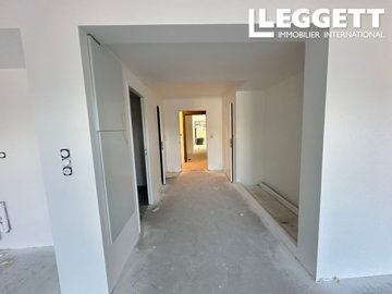 ahr0chm6ly9jzg4uagvzdglhlmltbw8vaw1hz2uvvevom