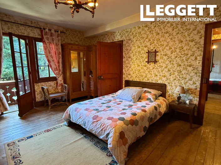 Image No.4-6 Bed House for sale