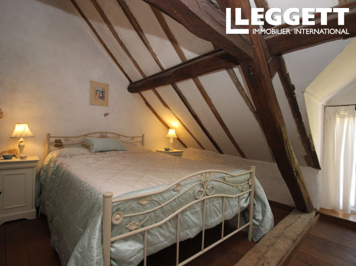 Image No.8-2 Bed House for sale