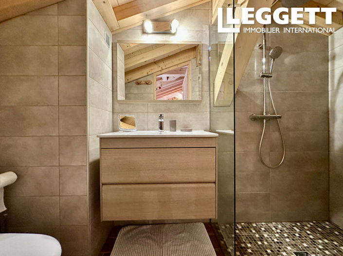 Image No.8-4 Bed House for sale