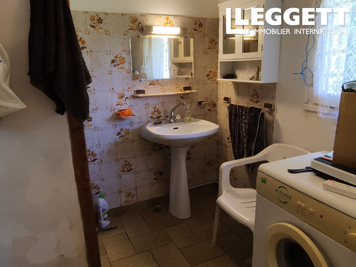 Image No.4-2 Bed House for sale