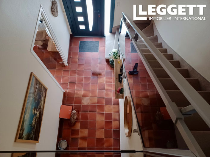 Image No.10-4 Bed House for sale