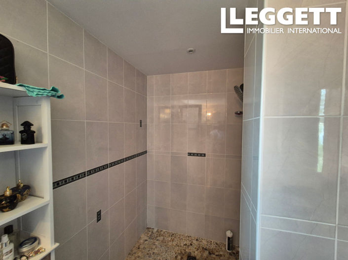 Image No.8-3 Bed House for sale