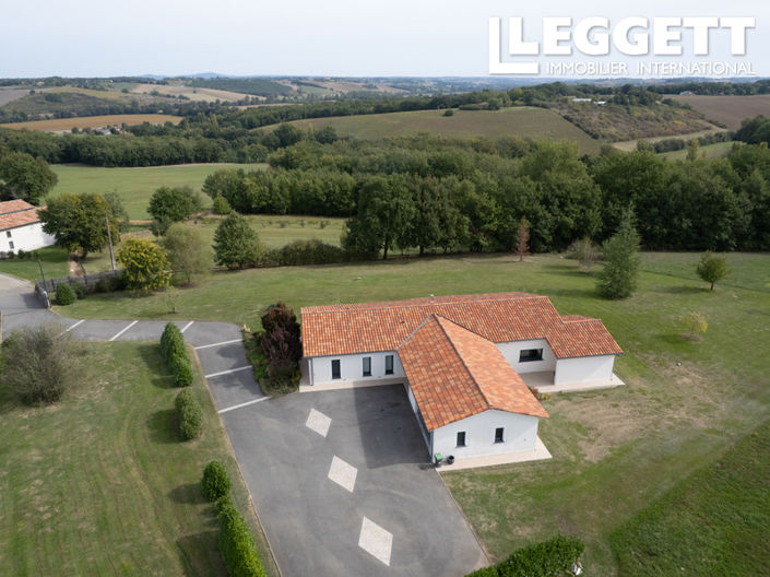 Image No.1-4 Bed House for sale