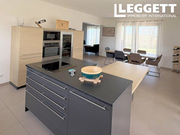 ahr0chm6ly9jzg4uagvzdglhlmltbw8vaw1hz2uvvevom