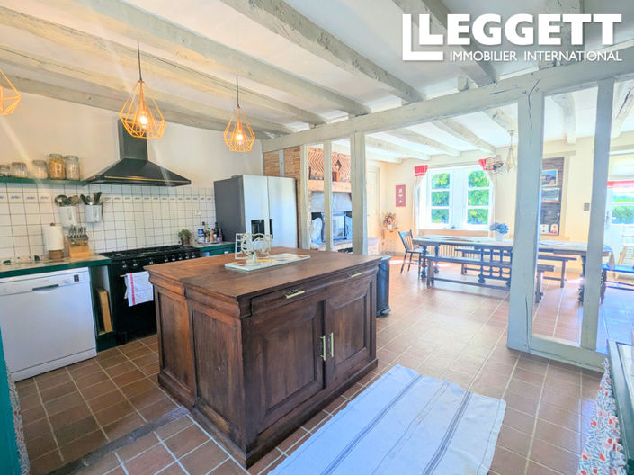 Image No.5-8 Bed House for sale