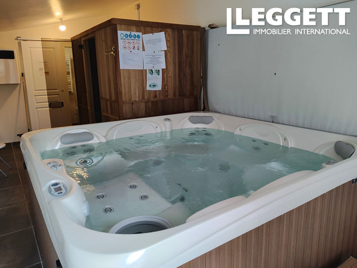 Image No.9-5 Bed Chateaux for sale