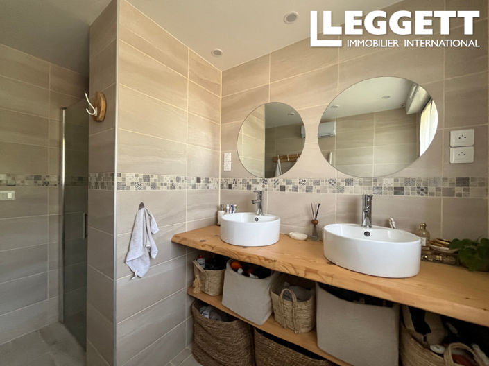 Image No.10-3 Bed House for sale