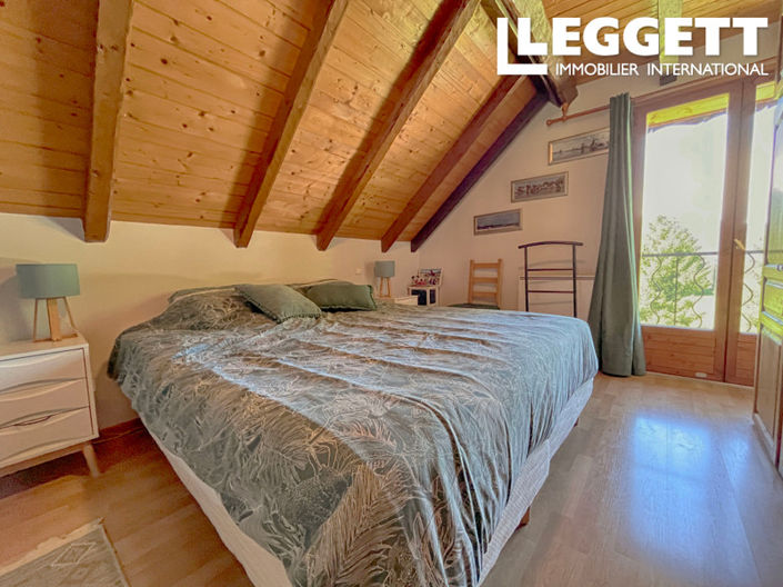 Image No.9-3 Bed House for sale