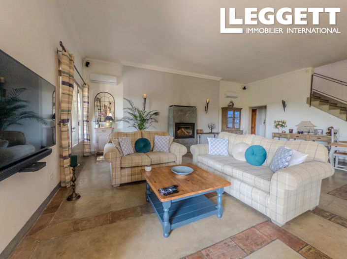 Image No.8-7 Bed House for sale