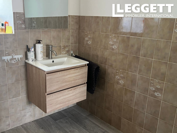 Image No.10-6 Bed House for sale