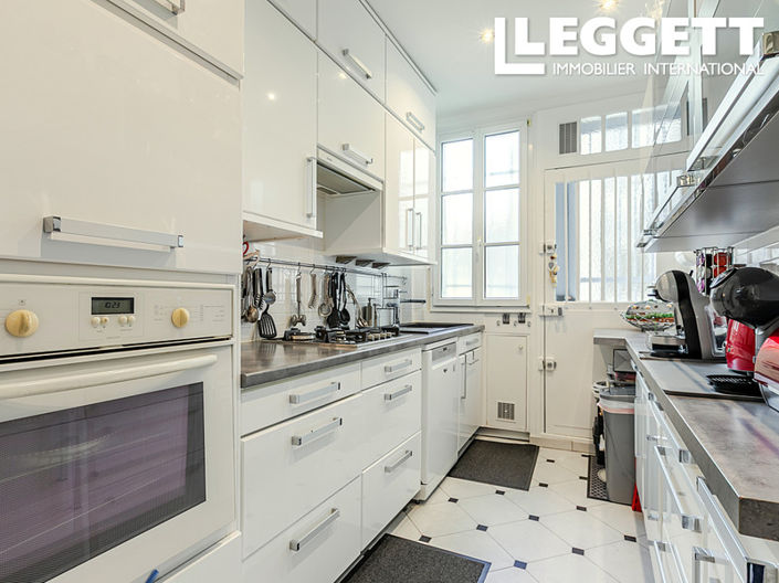 Image No.8-2 Bed Apartment for sale