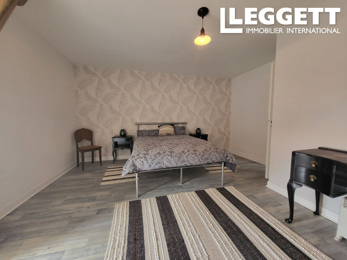 Image No.6-4 Bed House for sale