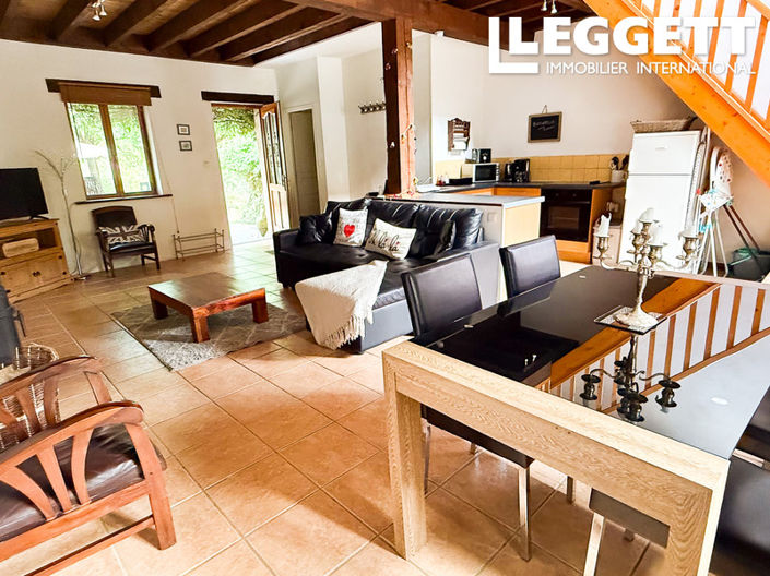 Image No.4-6 Bed House for sale